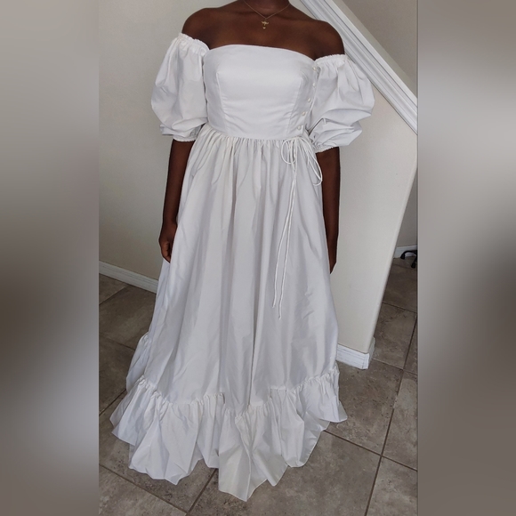 VINTAGE MIKE BENET FORMAL WHITE PUFFY SLEEVES DRESS - Picture 2 of 12